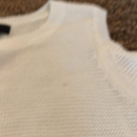 Cold shoulder sweater - Picture 3 of 3